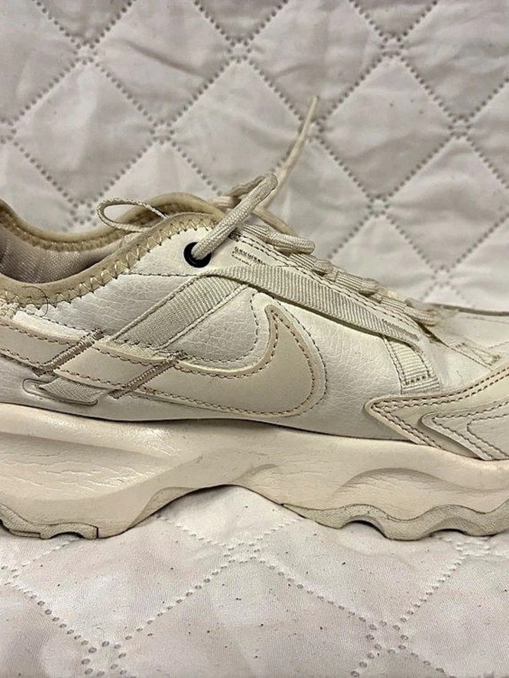 Nike TC 7900 Cream Sneakers US 7